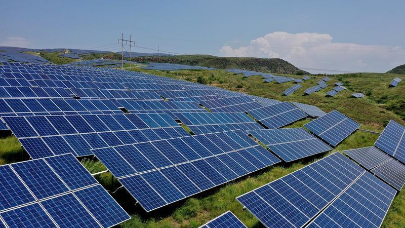 业绩翻倍的通威股份,会吹响光伏反攻的号角吗?| 一解财报